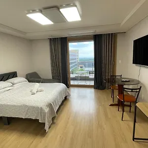 Aparthotel Spacious Luxury W/ Kitchen Beside Hilton Clark D'heights Angeles