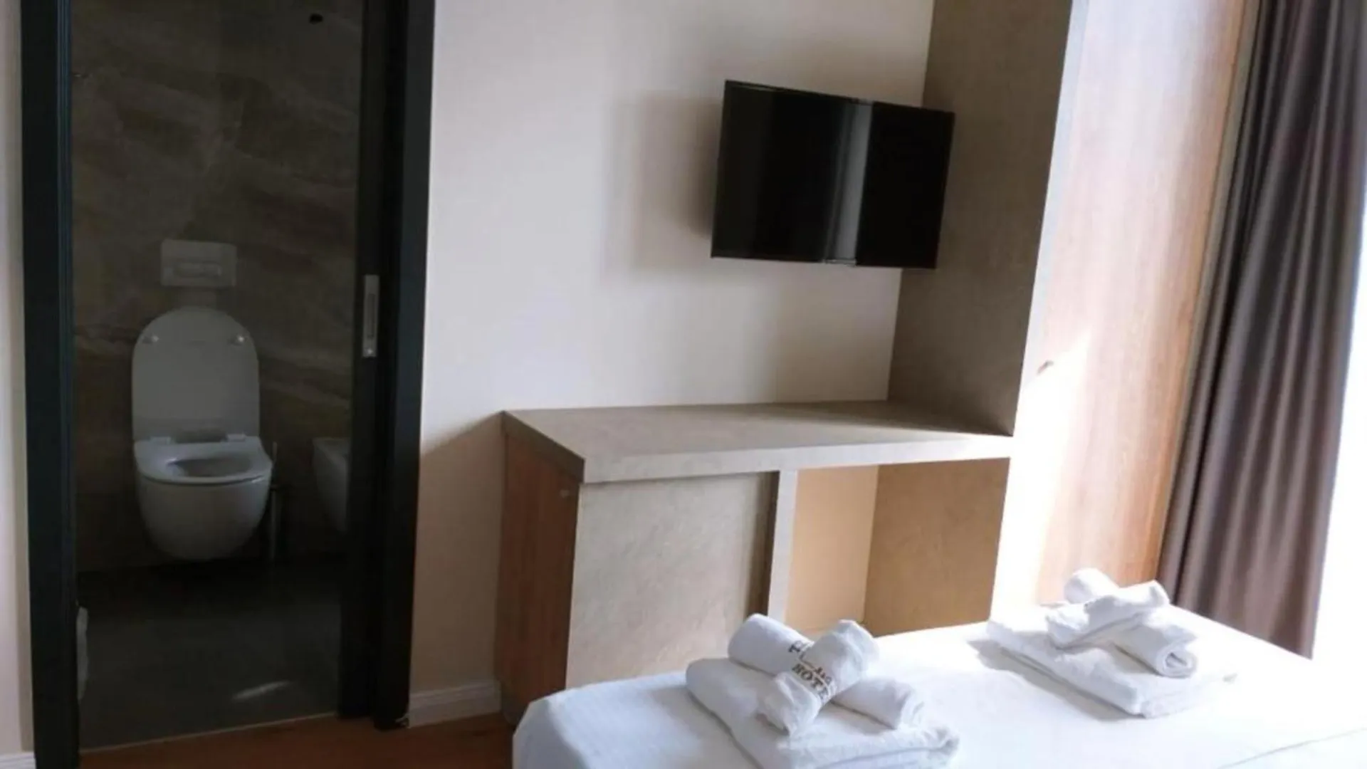 ****  A&G Hotel Radhime Albania