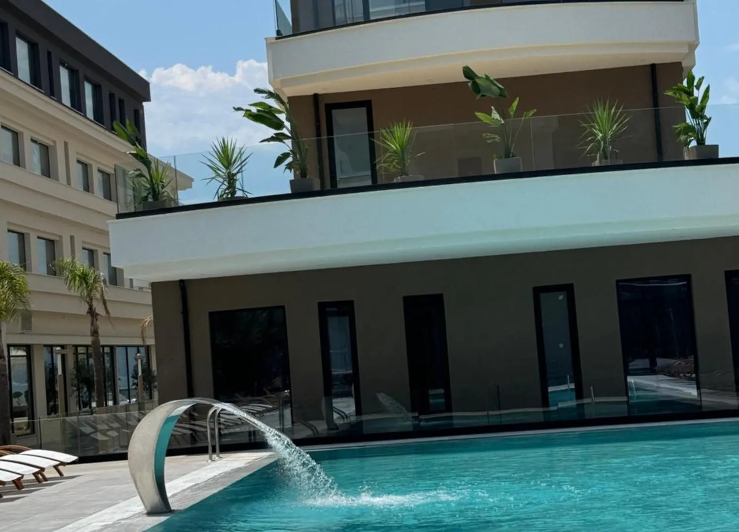 A&G Hotel Radhime 4*,